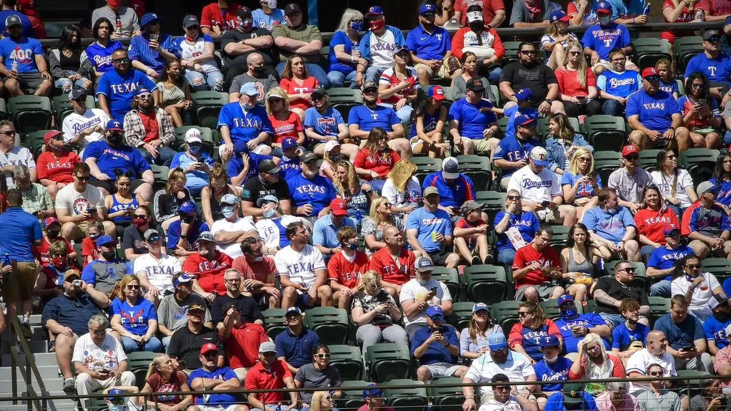 Mange af sæderne på stadion i Texas var fyldte.