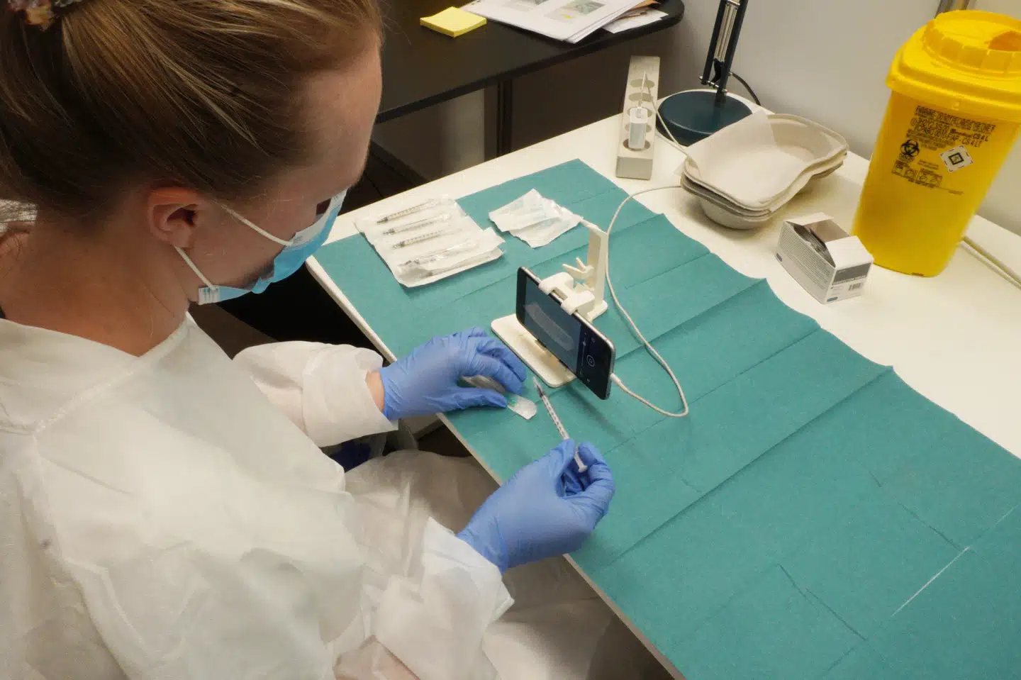 Virksomheden RobinTech har udviklet en ny metode til at trække doser ud af vaccinebeholdere. Free