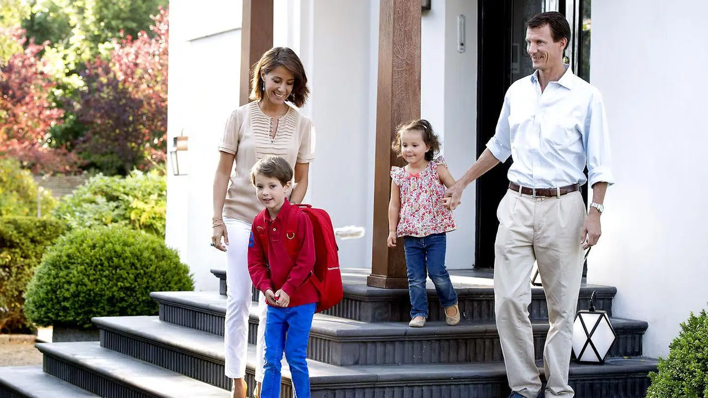 Prins Joachim og prinsesse Marie købte i 2014 denne villa på Emiliekildevej i Klampenborg for 34,5 millioner kroner.