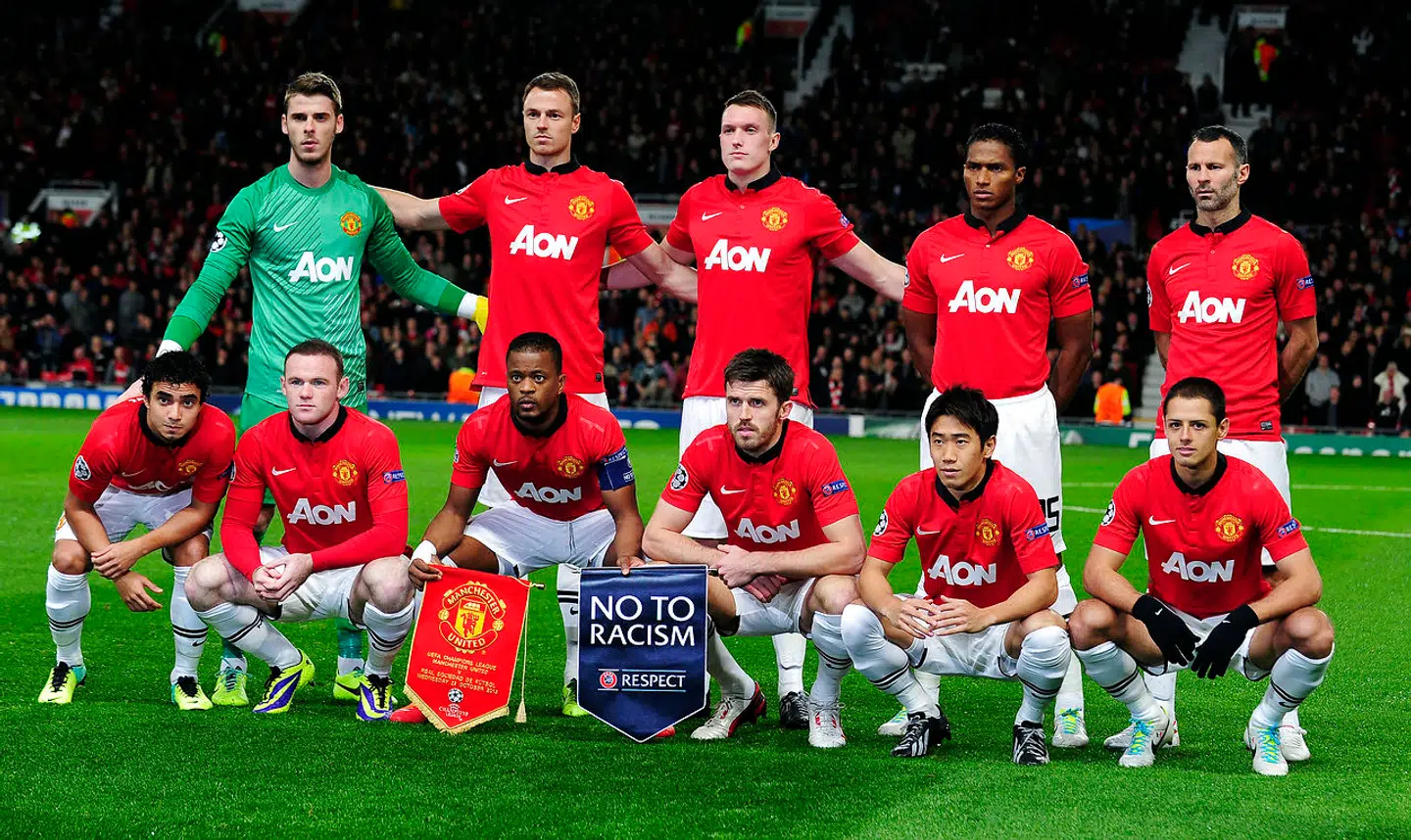 Patrice Evra spillede i Manchester United i otte år. Her ses han og resten af holdet inden et Champions League-opgør i 2013. Holdet bestod dengang af David de Gea, Jonny Evans, Phil Jones, Antonio Valencia, Ryan Giggs, Rafael, Wayne Rooney, Evra selv, Michael Carrick, Shinji Kagawa og Javier Hernandez.