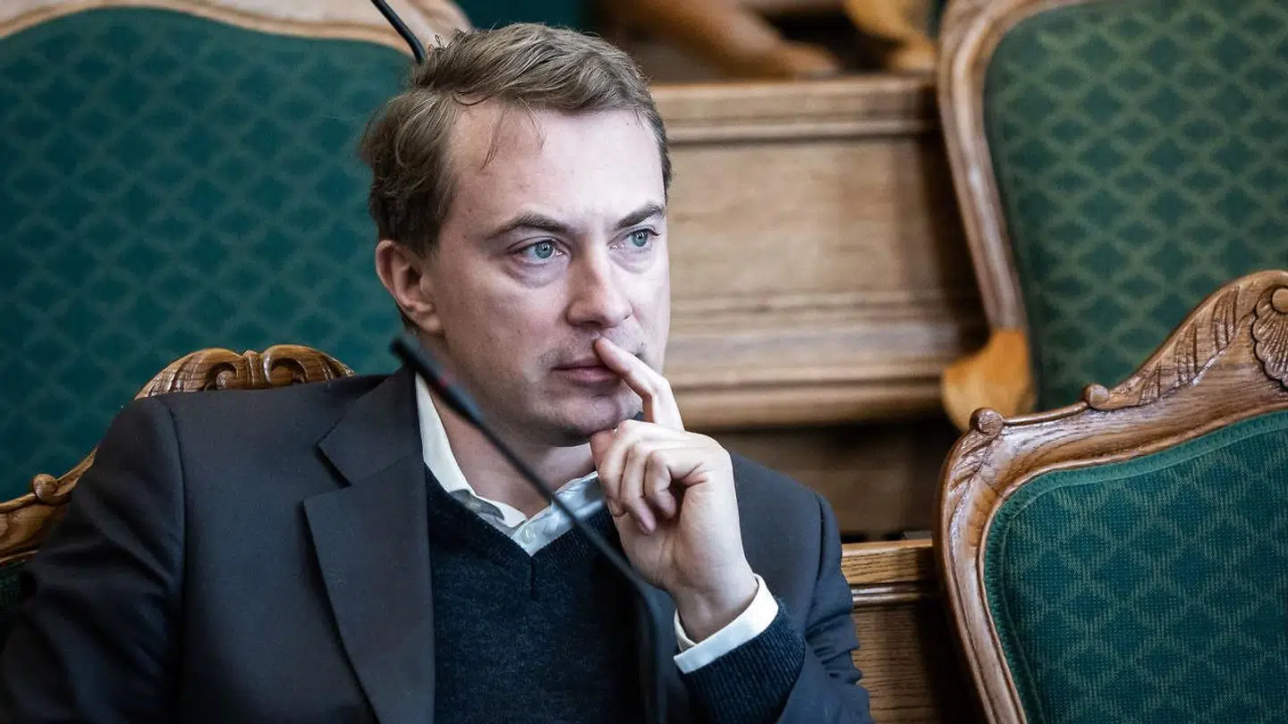 Morten Messerschmidt (DF) mener ikke, man skal ændre på loven på grund af en række personsager. Grundlæggende set skal Danmark ikke være et indvandrerland, lyder det fra politikeren.