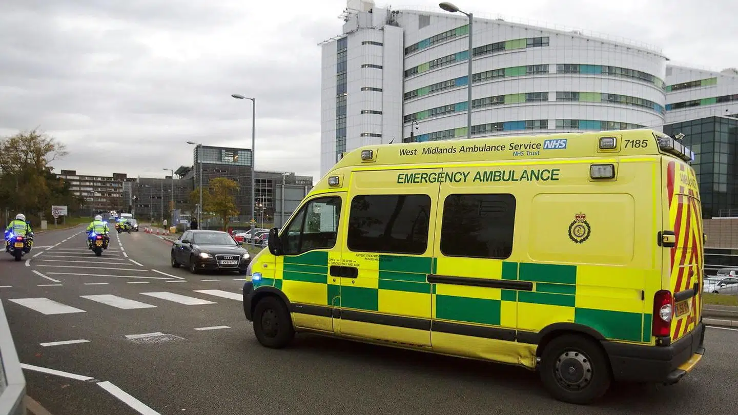 Ambulance i Birmingham. EPA/ANDREW FOX