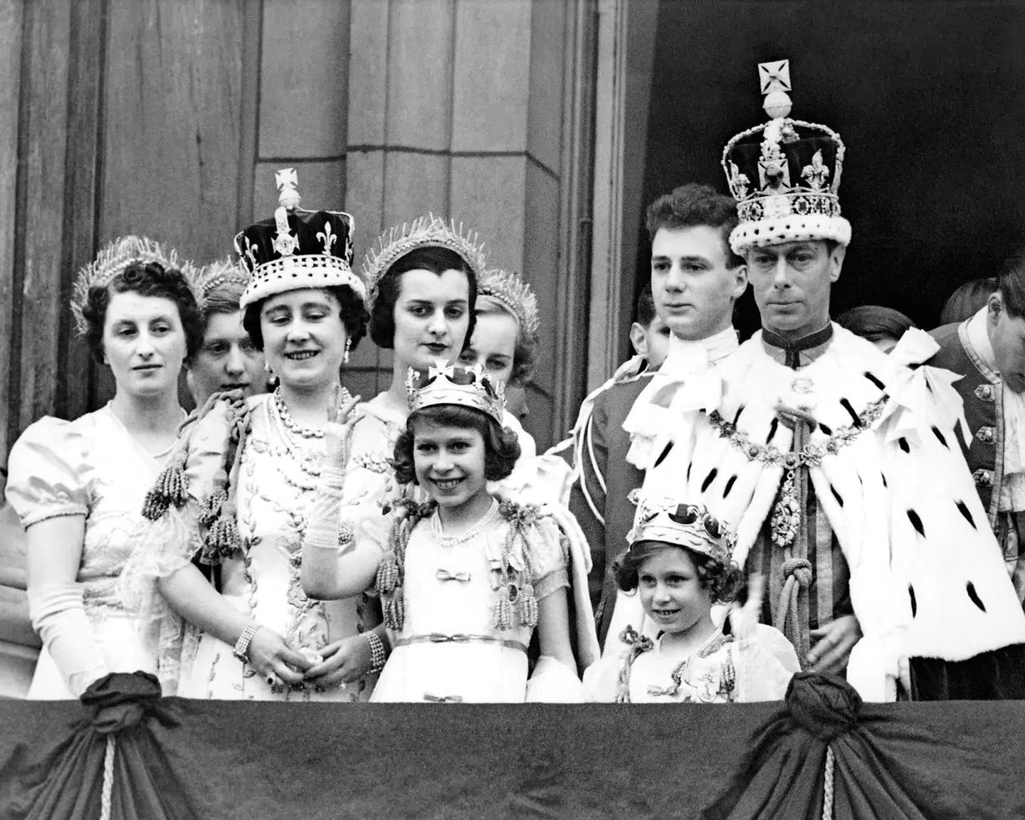Det menes, at det er dronning Elizabeths far, George VI, der begyndte med at kalde kongehuset for 'firmaet' først.