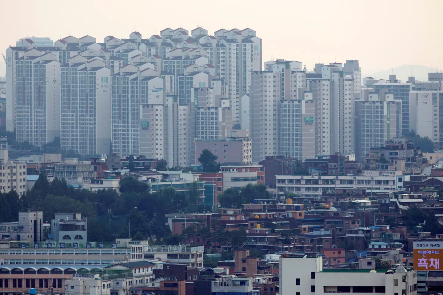 Sydkoreanske Seoul (på billedet) vil være vært for OL sammen med nordkoreanske Pyongyang. Lee Jae Won/Reuters