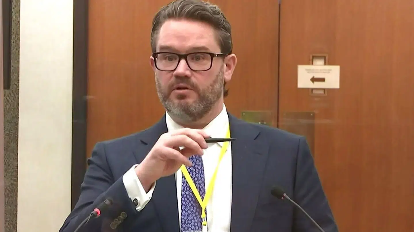 Det er ventet, at forsvarsadvokat Eric Nelson vil forsøge at påvise, at stoffer i højere grad var årsag til Floyds død end Derek Chauvins knæ mod Floyds hals. Foto: Scanpix