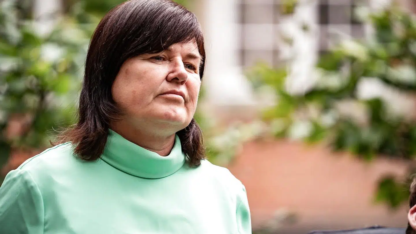 Karina Lorentzen (SF) står bag lovforslaget. Hun mener ikke, at børn bliver beskyttet godt nok digitalt. Foto: Emil Helms/Ritzau Scanpix