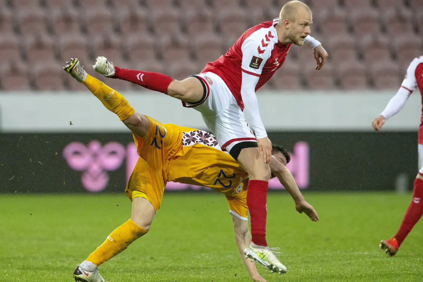 Nicolai Boilesen spillede sin første A-landskamp i 2011, men blandt andet på grund af skader har han kun spillet 18 landskampe - senest 90 minutter mod Moldova søndag aften. - Han er et godt eksempel på en spiller, som kunne have ejet positionen i mange år. Men selv om han havde det, må vi stadig erkende, at vi ikke ville have haft noget stort udvalg til pladsen, og derfor ville udviklingen af venstrebacker stadig have fokus hos os, siger DBU-talentudviklingschef Flemming Berg. Bo Amstrup/Ritzau Scanpix