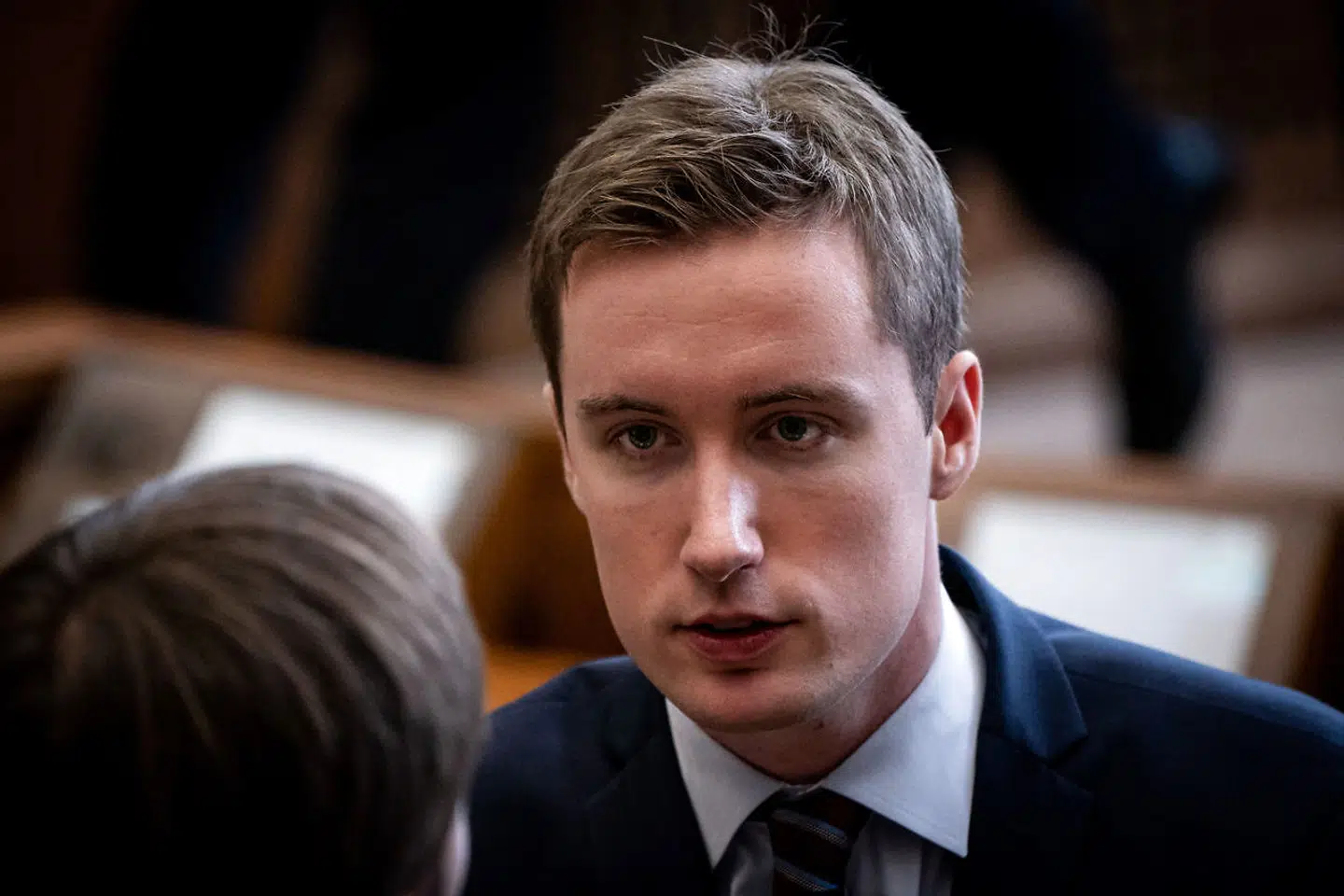 Jacob Mark (SF) har stillet spørgsmål til erhvervsminister Simon Kollerup i sagen om negative renter på kreditorbeskyttede konti.