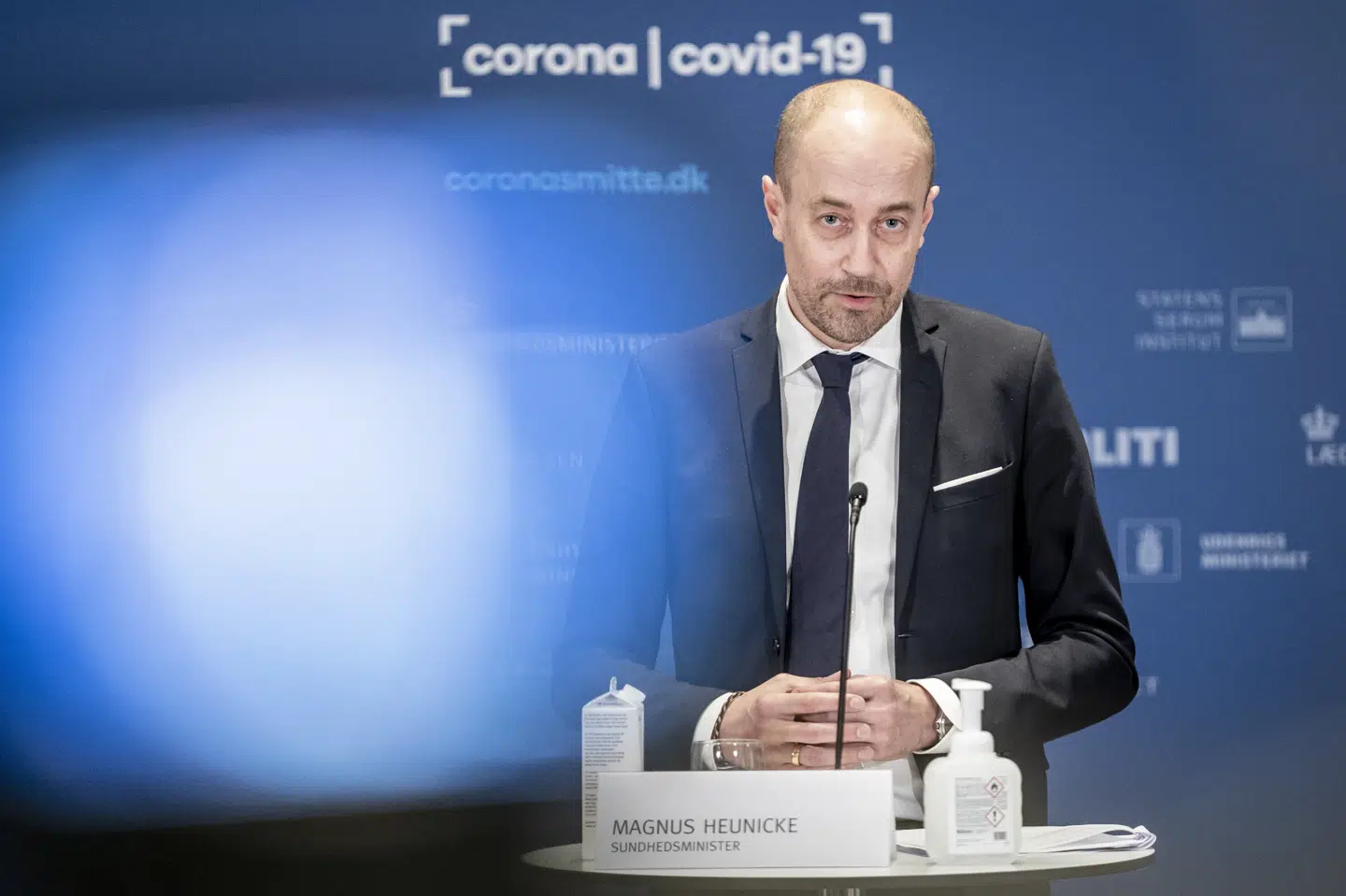 Sundhedsminister Magnus Heunicke (S) fortæller, at kontakttallet senest er opgjort til 1,1. Dermed er epidemien stadig svagt stigende. (Arkivfoto) Mads Claus Rasmussen/Ritzau Scanpix