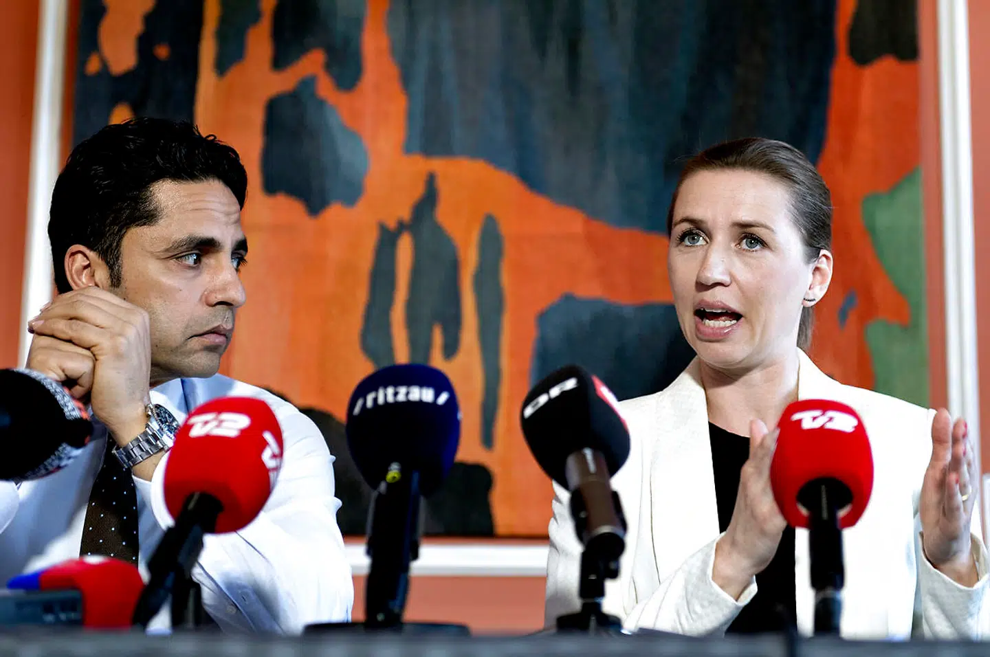 Daværende socialminister Manu Sareen og daværende justitsminister Mette Frederiksen præsenterer regeringens udspil »En ungdom uden kriminalitet« i 2015. Foto: Keld Navntoft/Scanpix