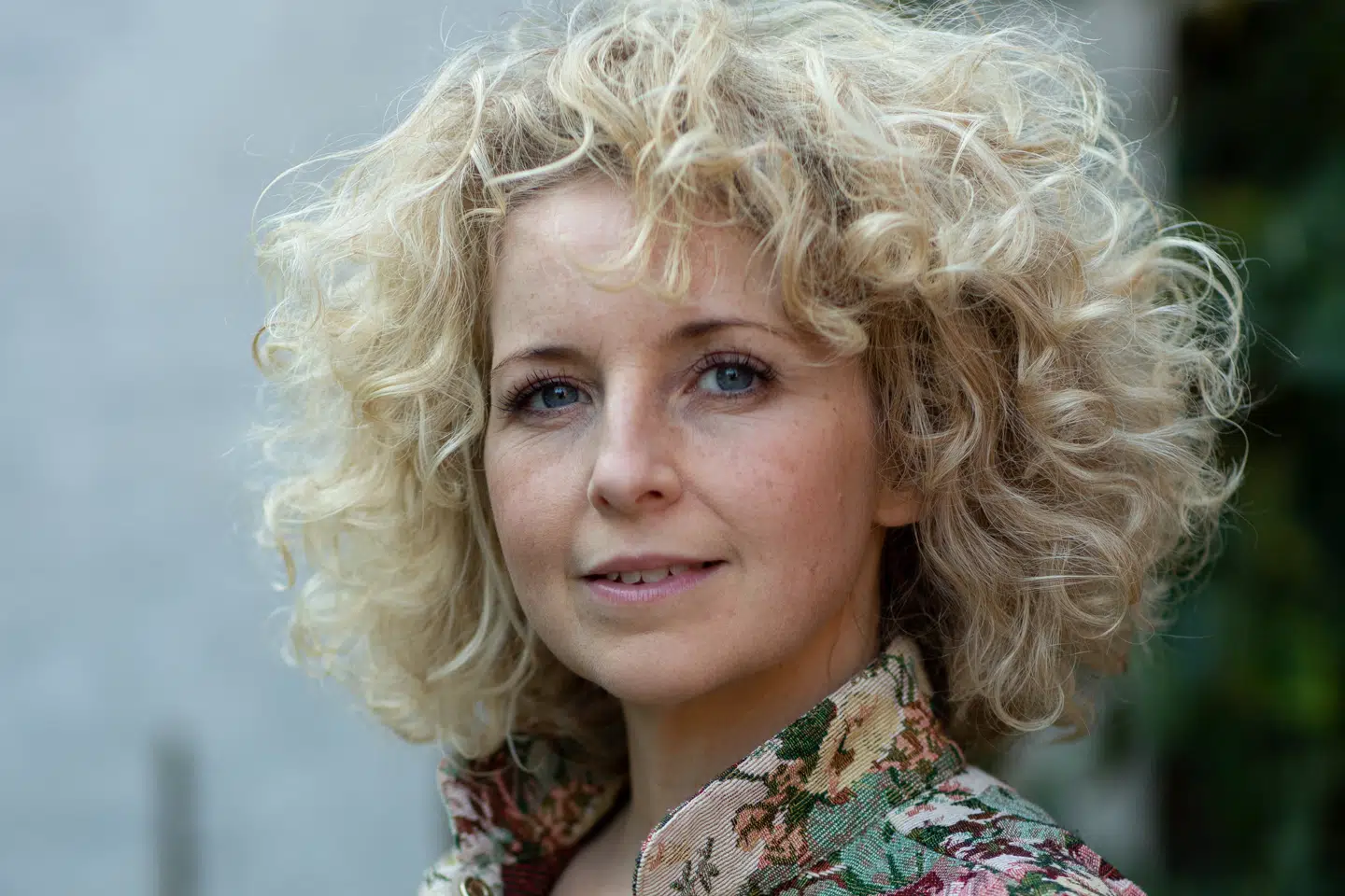 Grænserne blev for alvor overskredet i første program af Den store premiere. Her spillede deltagerne Romeo og Julie. Dorthe Gerlach og hendes mentor, skuespiller Dejan Cukic, teaterkyssede på scenen. Det var en speciel oplevelse for hende. Sille Serup/Free