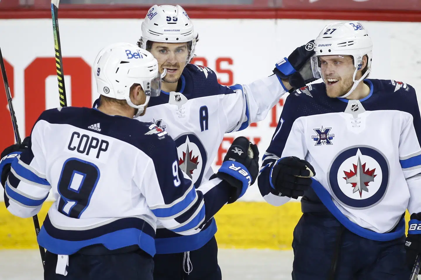 Nikolaj Ehlers leverede assisten, da Andrew Copp scorede til 4-1. Jeff Mcintosh/Ritzau Scanpix