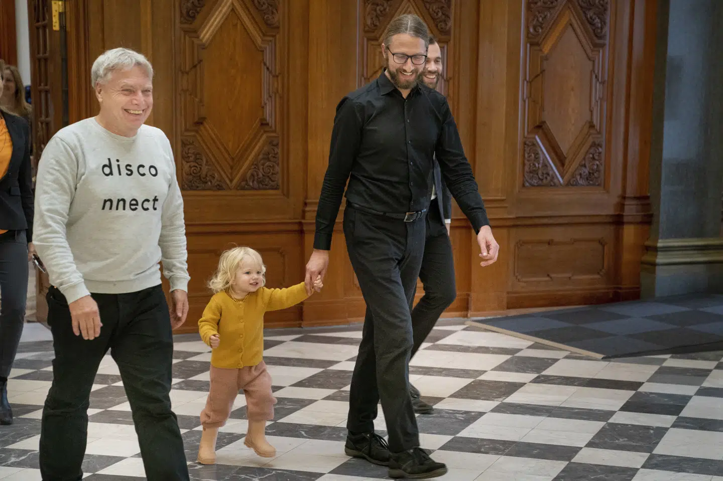 De Radikales sundhedsordfører, Stinus Lindgreen (th.), mener, at fødeafdelingerne skal have friere rammer til at prioritere hjælp. Liselotte Sabroe/Ritzau Scanpix