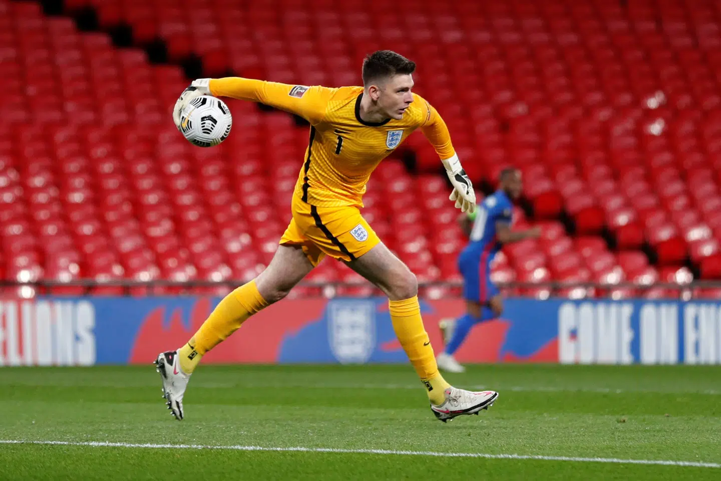 Til EM-finalen i fodbold 11. juli på Wembley har den britiske kulturminister forhåbning om, at langt over 10.000 tilskuere bliver lukket ind. Foto er fra Englands VM-kvalifikationskamp 25. marts mod San Marino på et tilskuertomt Wembley. Adrian Dennis/Reuters