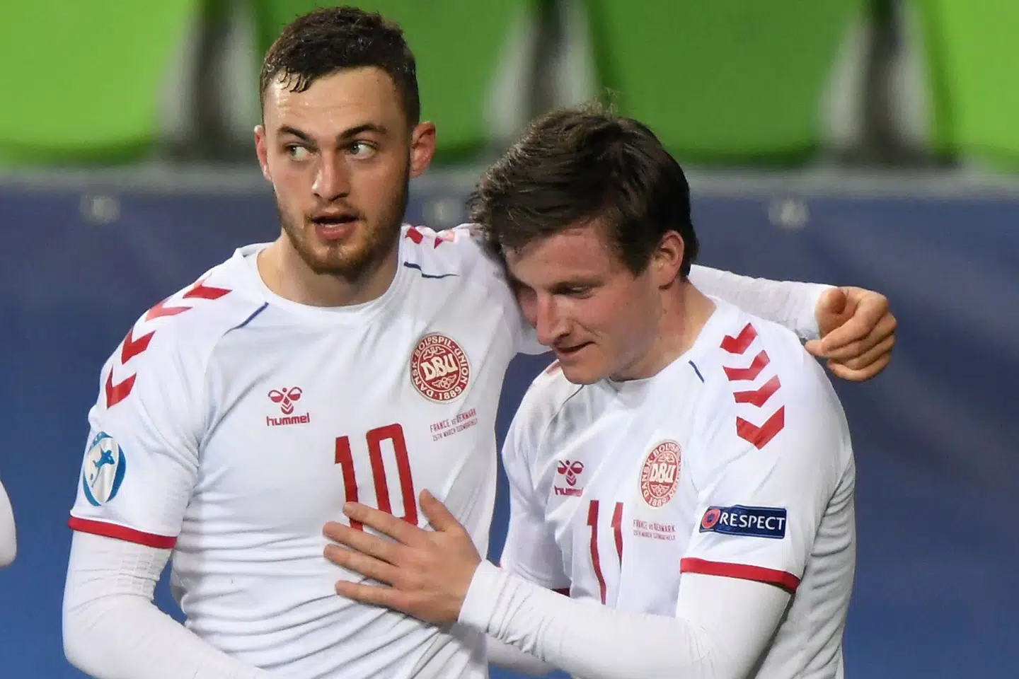 Jacob Bruun Larsen (til venstre) lagde op til Anders Dreyers (til højre) mål i torsdagens EM-gruppekamp mod Frankrig. Attila Kisbenedek/Ritzau Scanpix