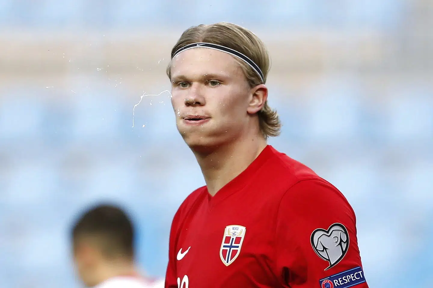 epa09101821 Norway's striker Erling Haaland reacts after Turkey scored their third goal during the Group G of FIFA World Cup Qatar 2022 qualifier soccer match between Norway and Turkey held at La Rosaleda stadium, in Malaga, southern Spain, 27 March 2021. EPA/Jorge Zapata