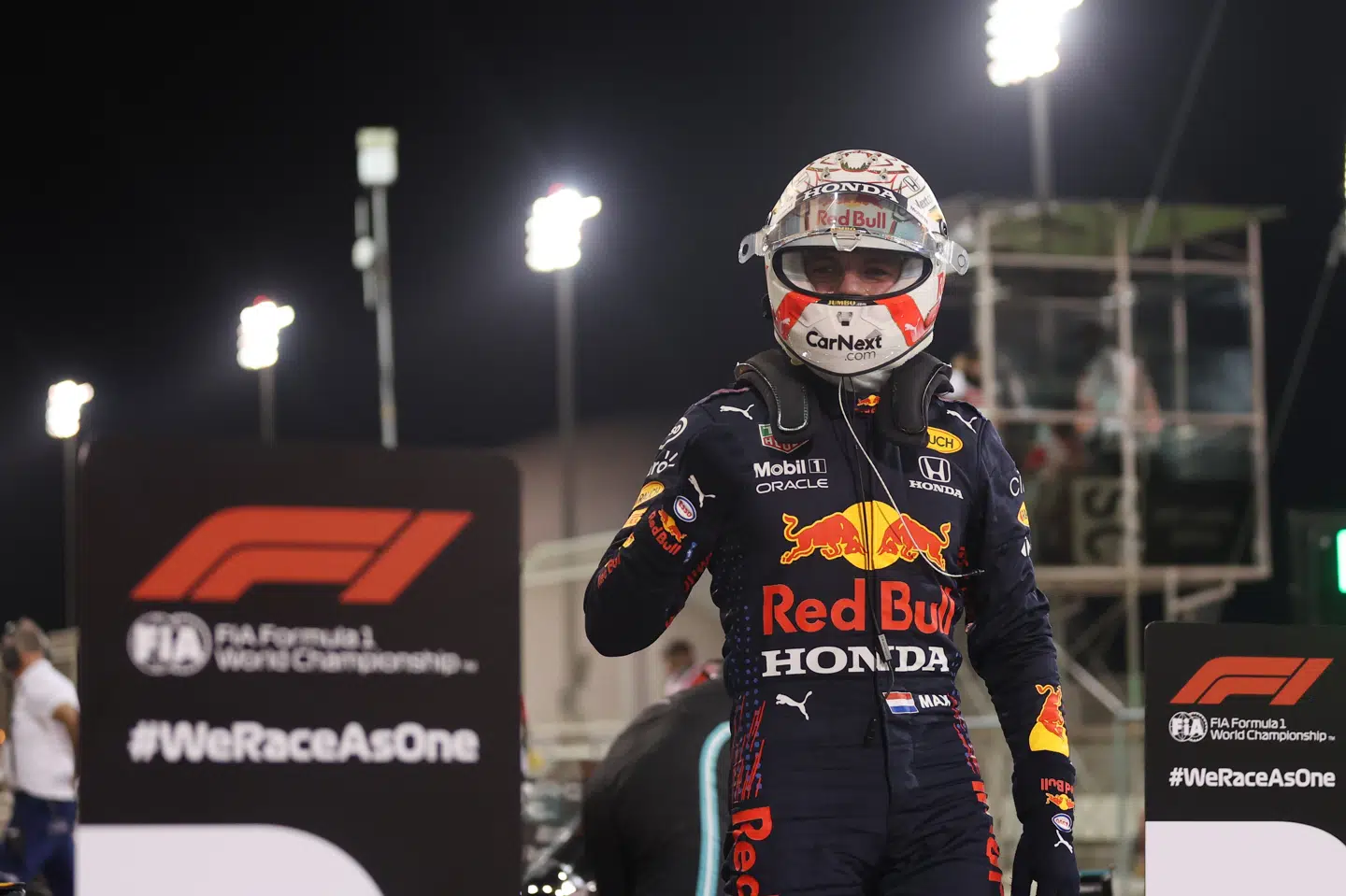 Max Verstappen har hurtigst i Bahrain hele weekenden. Søndag skal hollænderen forsøge at omsætte det til en sejr i årets første Formel 1-løb. Lars Baron/Reuters