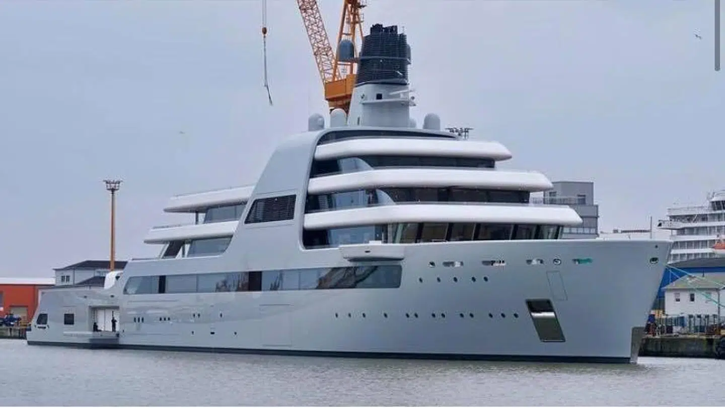 Roman Abramovich overtager Solaris til sommer.