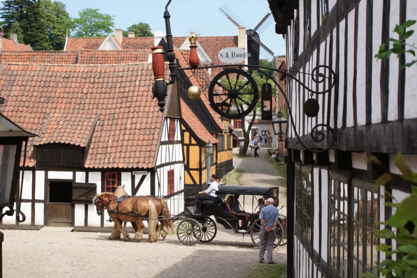 Den Gamle By i Aarhus. Her krydser direktøren fingre for, at der gemmer sig tilskud til museer i den kommende sommerpakke.