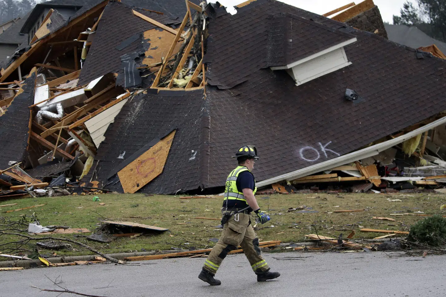 Tornadoerne har ødelagt hele kvarterer i USA. Butch Dill/Ritzau Scanpix