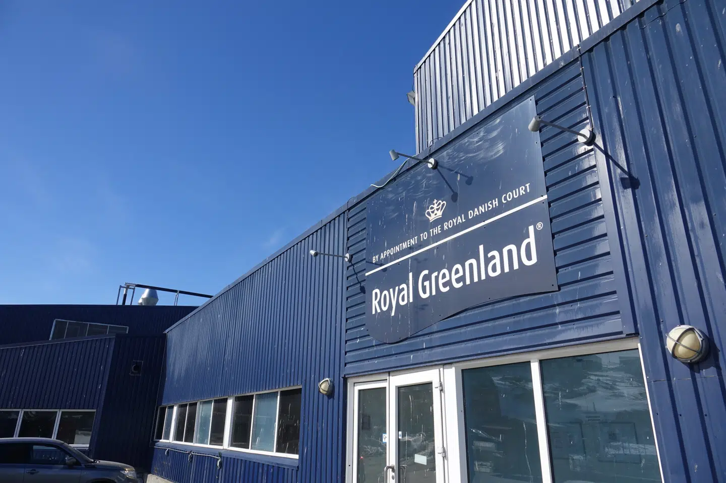 Hvis Siumut genvinder magten ved valget 6. april, vil formand Erik Jensen bruge kommende generalforsamlinger i de offentligt ejede selskaber til at få indført mere undervisning i det grønlanske sprog i virksomhederne. Det kan for eksempel være i Air Greenland eller Royal Greenland. (Arkivfoto). Julia W''schenbach/Ritzau Scanpix