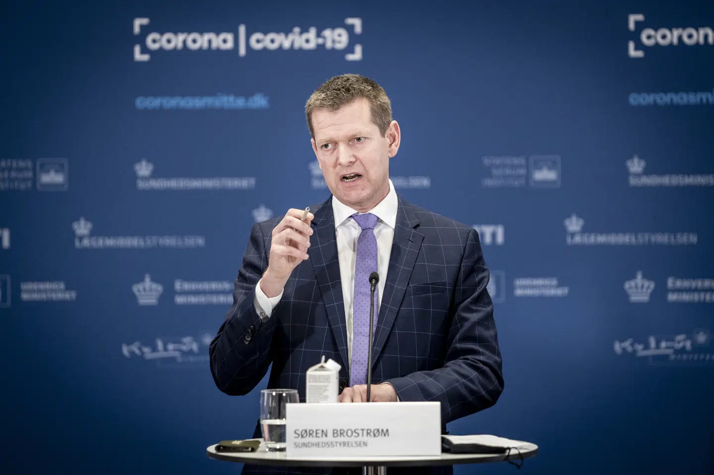Søren Brostrøm, direktør i Sundhedsstyrelsen, annoncerede torsdag på et pressemøde, at pausen med AstraZeneca-vaccinen er forlænget i tre uger. Mads Claus Rasmussen/Ritzau Scanpix