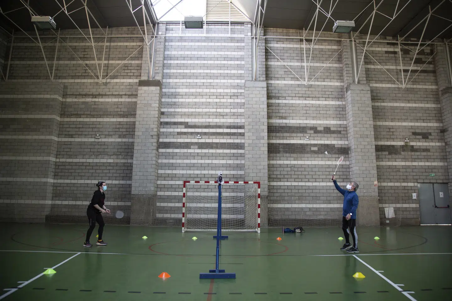 Det bliver svært at forestille sig, at landets voksne badmintonspillere når at færdiggøre sæsonen, da de først må begynde igen 6. maj. Det vurderer direktør i Badminton Danmark, Bo Jensen. Javier Pulpo/Ritzau Scanpix
