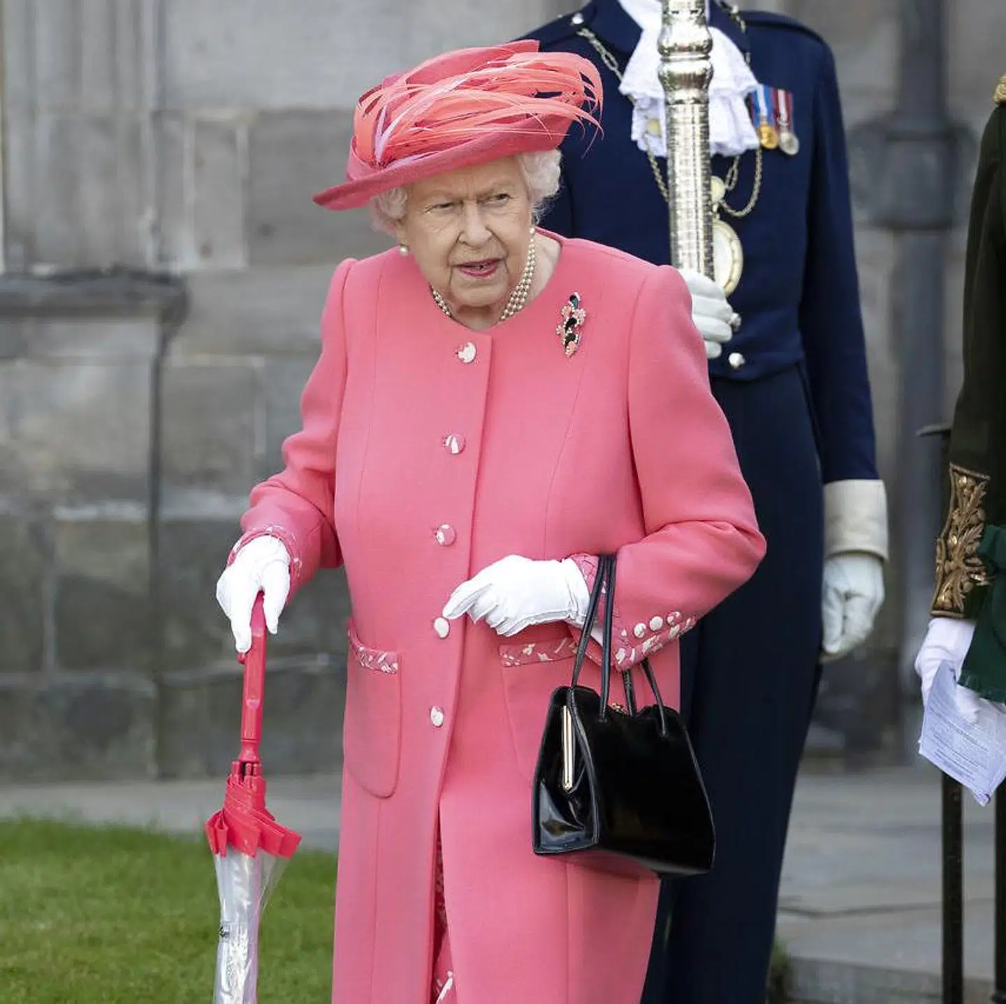 Dronningen afholder årligt en havefest på det skotske slot. Her fotograferet ved det seneste selskab i 2019.