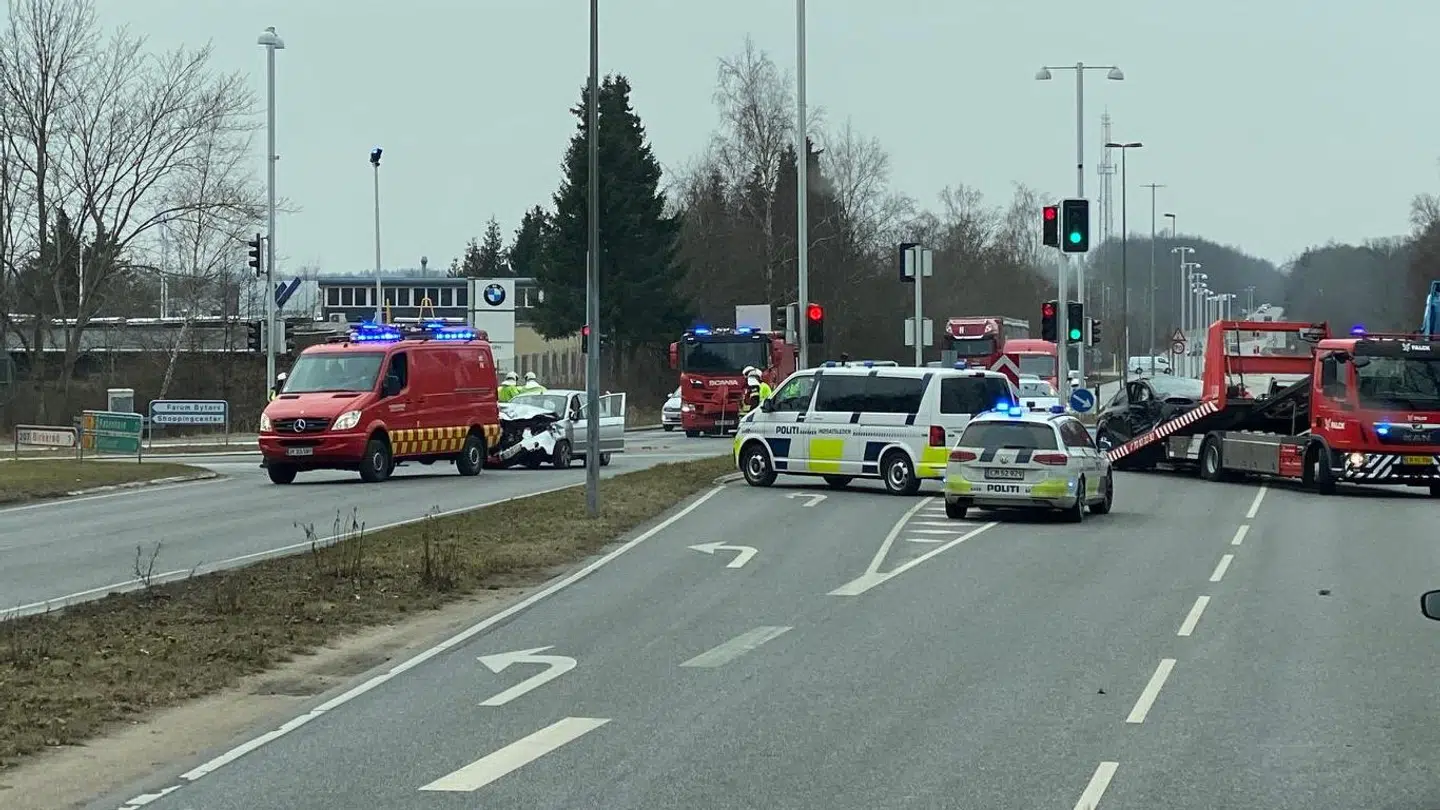 En 90-årig mand er kommet på hospitalet, og hans tilstand er kritisk. Foto: Presse-fotos.dk