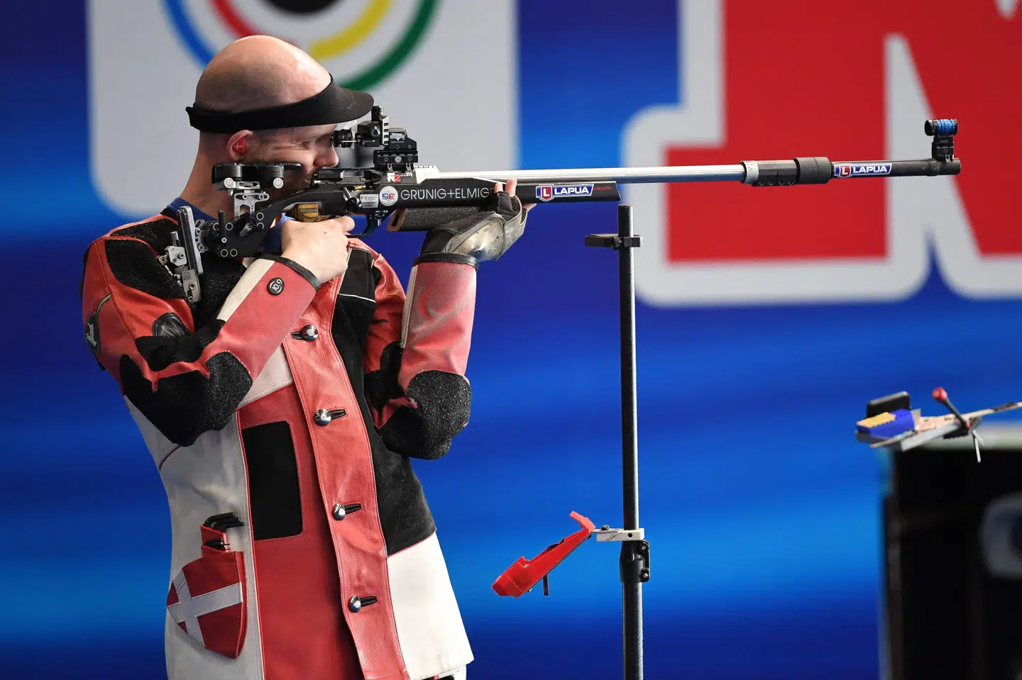 Riffelskytten Steffen Olsen skød sig til World Cup-bronze i Indien og sikrede samtidig en OL-billet til Danmark. Prakash Singh/Ritzau Scanpix