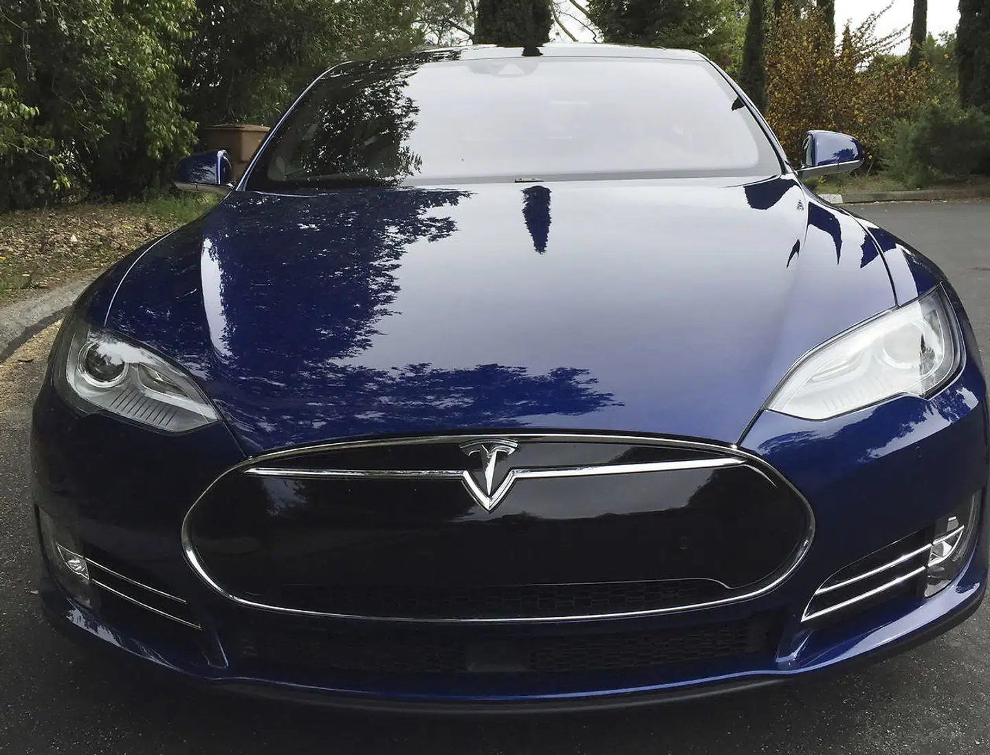 Det er en Tesla Model S som denne, der er blevet konfiskeret.