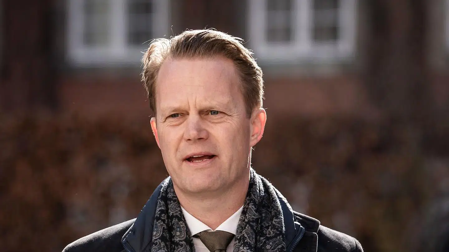 Jeppe Kofod risikerer jobbet på sagen om, at han angiveligt ikke oplyste Folketinget om at børnene i Al-Hol og Al-Roj risikerer at blive bortført af Islamisk Stat og trænet som terrorister.