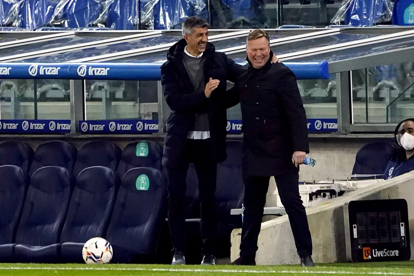 Barcelona-træner Ronald Koeman kunne søndag fejre sin 58-års fødselsdag med en 6-1-sejr over Real Sociedad på udebane. Vincent West/Reuters