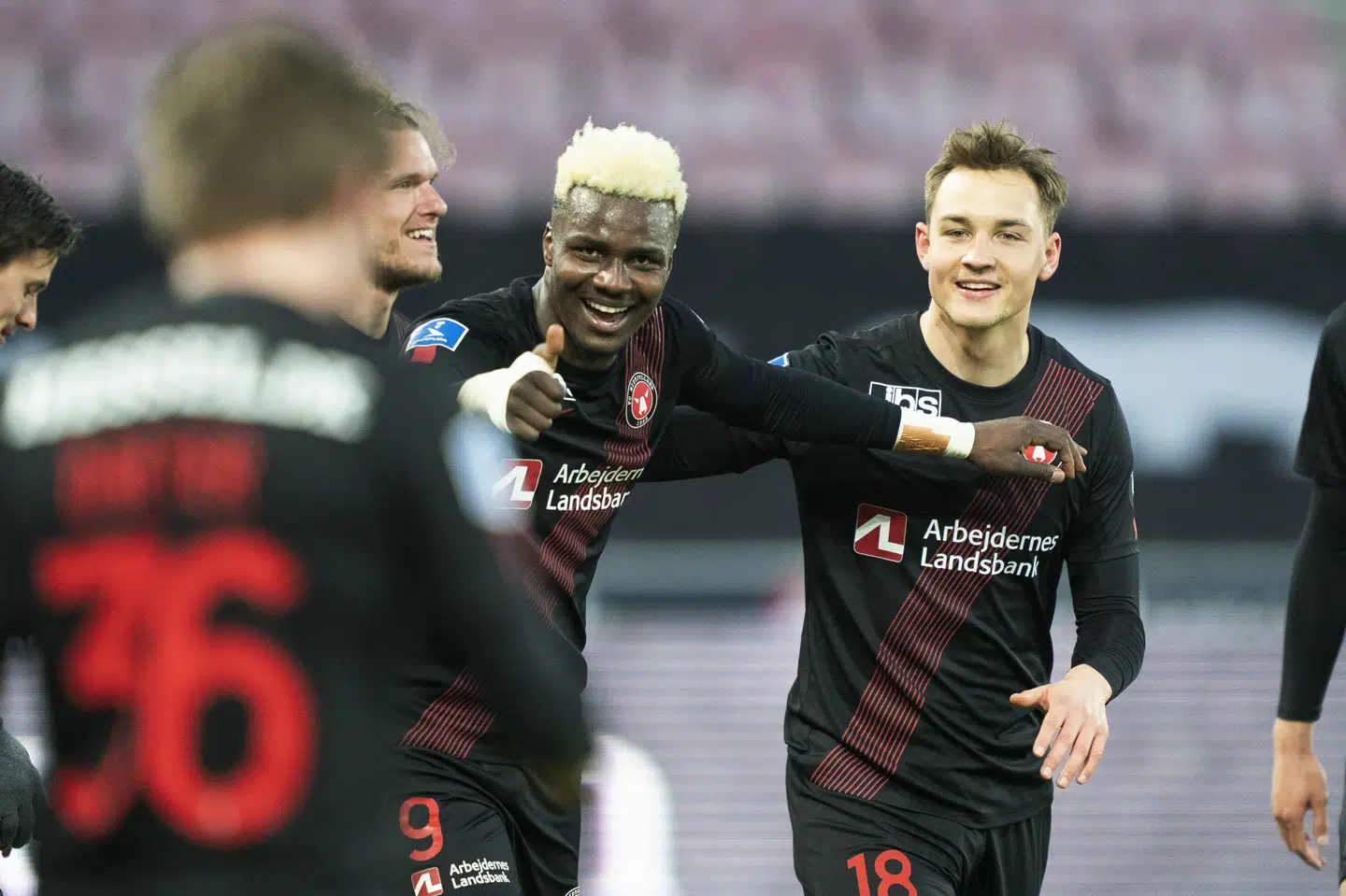 Sory Kaba (afbleget hår) nåede op på otte sæsonmål med de to scoringer mod Vejle. Claus Fisker/Ritzau Scanpix