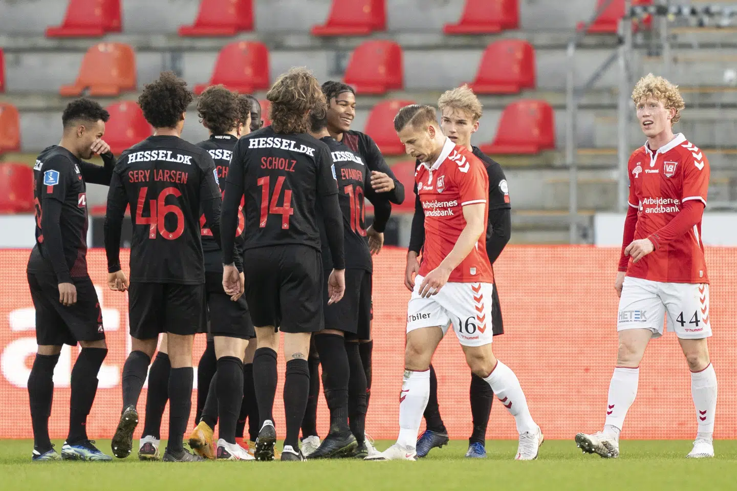 FCM havde ingen problemer med at nedlægge Vejle, som allerede i første halvleg blev reduceret til ti mand. Claus Fisker/Ritzau Scanpix