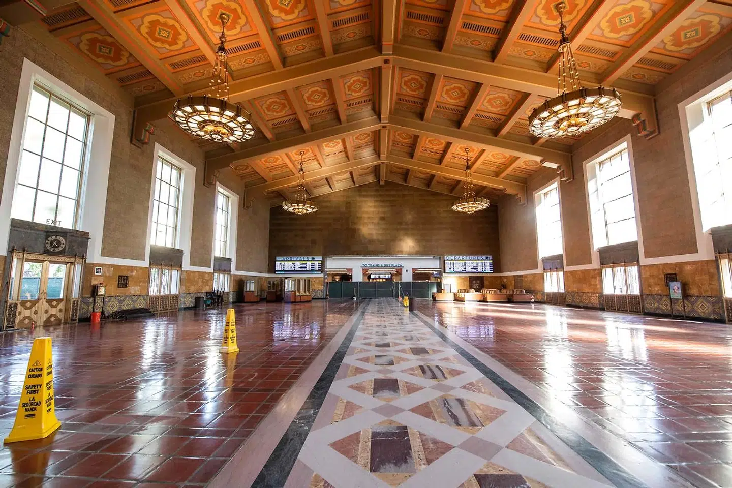 Her skal Oscaruddelingen 2021 finde sted. På Union Station i hjertet af Los Angeles. Her ses ventesalen.