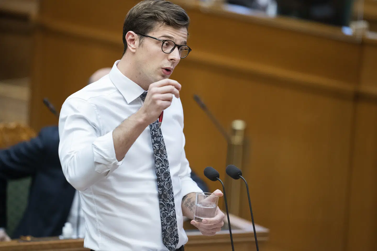 - Man skal undersøge muligheden for at etablere en proces, hvor forældrene frivilligt giver afkald på deres børn og sender dem til Danmark, ligesom de skal give afkald på selv at blive familiesammenført senere hen, siger partileder Alex Vanopslagh (LA) til Politiken. (Arkivfoto) Claus Bech/Ritzau Scanpix