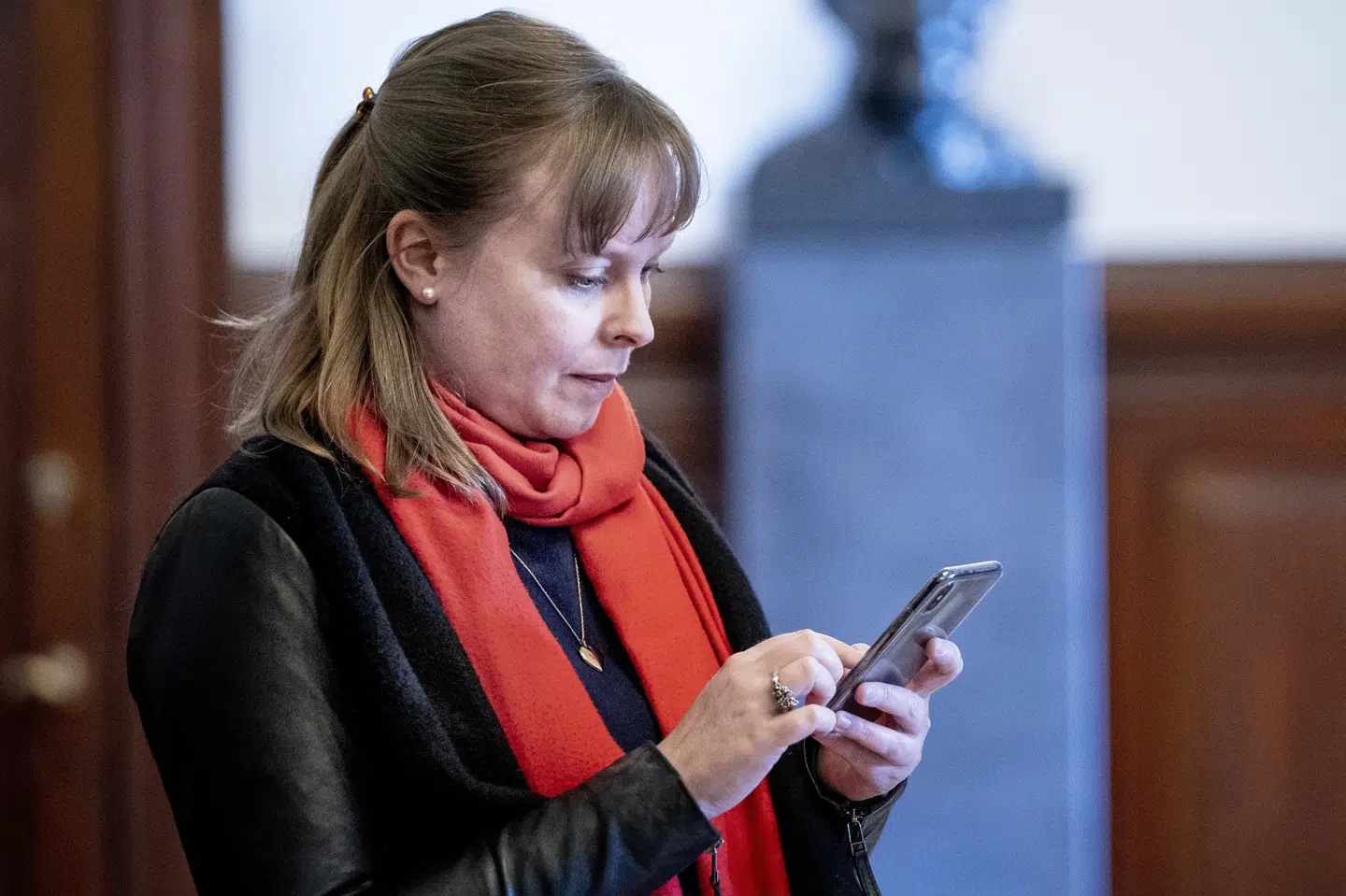 Kulturminister Joy Mogensen (S) fortæller, at spillesteder og teatre nu får mulighed for at planlægge ud i fremtiden med en ny politisk aftale, som giver dem tilskud, så de kan byde publikum indenfor, selv om der - når landet åbner igen - vil være restriktioner. (Arkivfoto) Liselotte Sabroe/Ritzau Scanpix