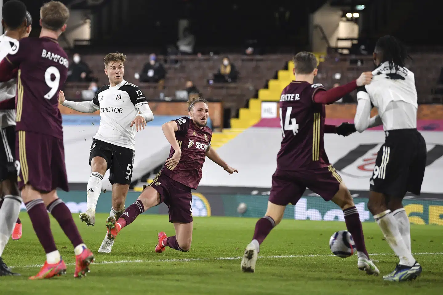 Fulham-stopperen Joachim Andersen udlignede til 1-1 mod Leeds, da han kom foran en modspiller i feltet og sparkede den i nettet. Men det endte med et nederlag til Fulham. Justin Setterfield/Ritzau Scanpix