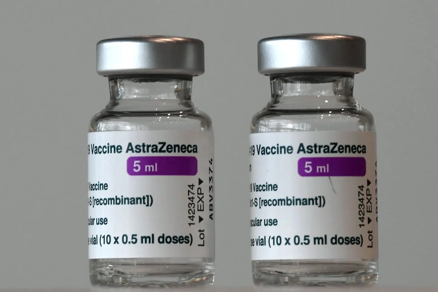 Vaccinen fra AstraZeneca blev i sidste uge sat i bero, efter at den blev sat i forbindelse med en række usædvanlige blodpropper. (Arkivfoto) Christof Stache/Ritzau Scanpix