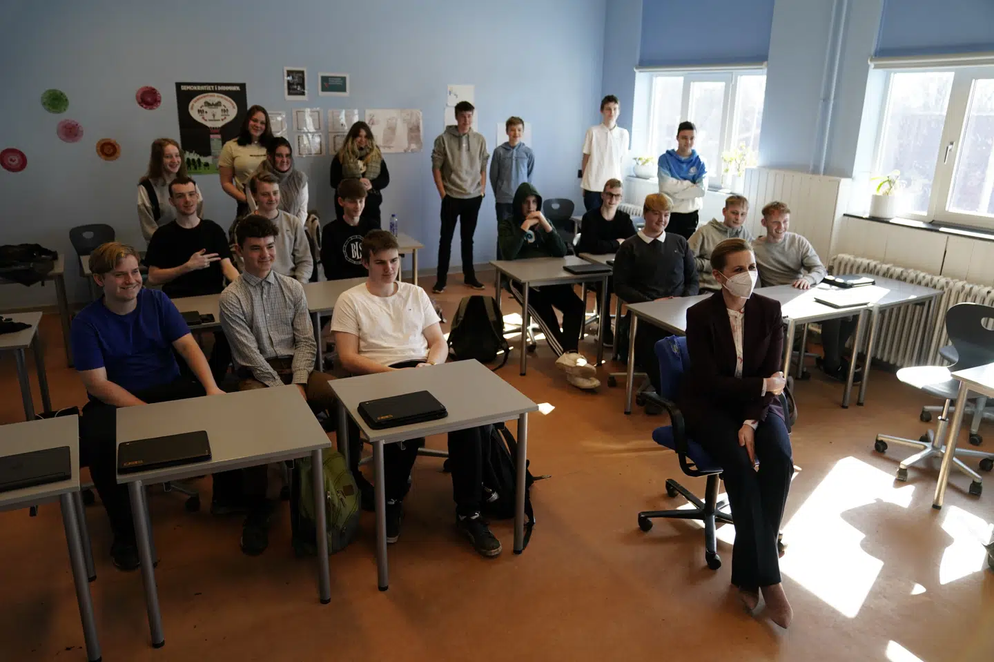 Statsminister Mette Frederiksen (S) besøgte torsdag 9. afgangsklasse på folkeskolen Midtskolen i Dalby på Midtsjælland. Mads Claus Rasmussen/Ritzau Scanpix