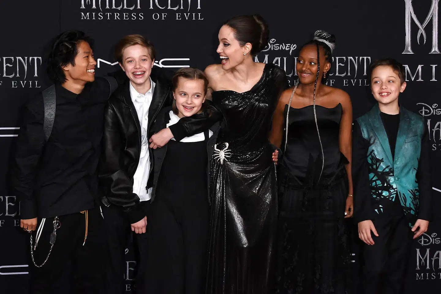 Angelina Jolie og børnene fotograferet i september 2019.