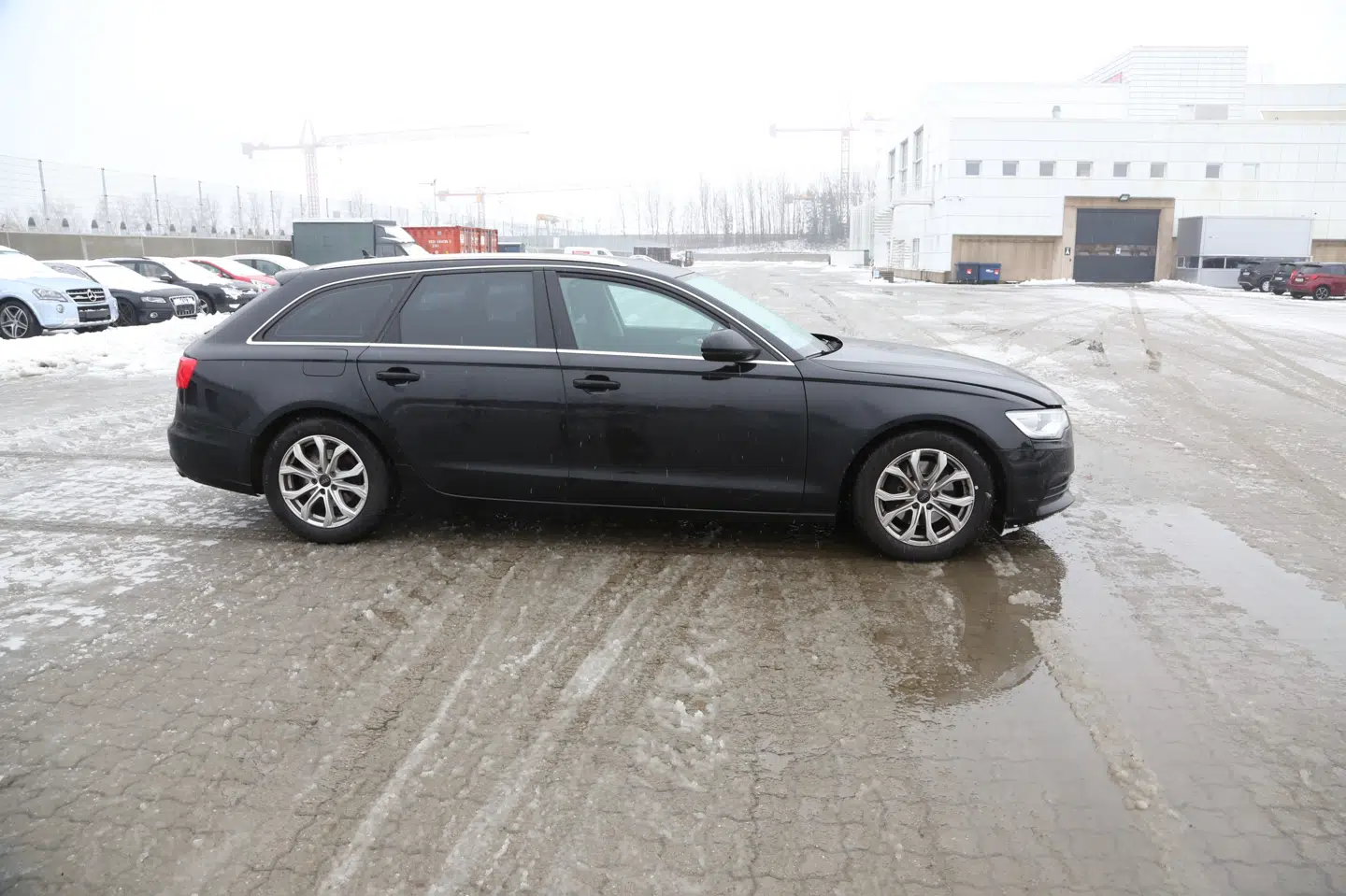 Den 16. oktober 2017 blev 16-årige Servet Abdija dræbt med seks skud affyret på klos hold. Tre gerningsmænd flygtede i en sort Audi A6 stationcar, som politiet nu har fundet frem til, og som er ved at blive endevendt af teknikere. Free