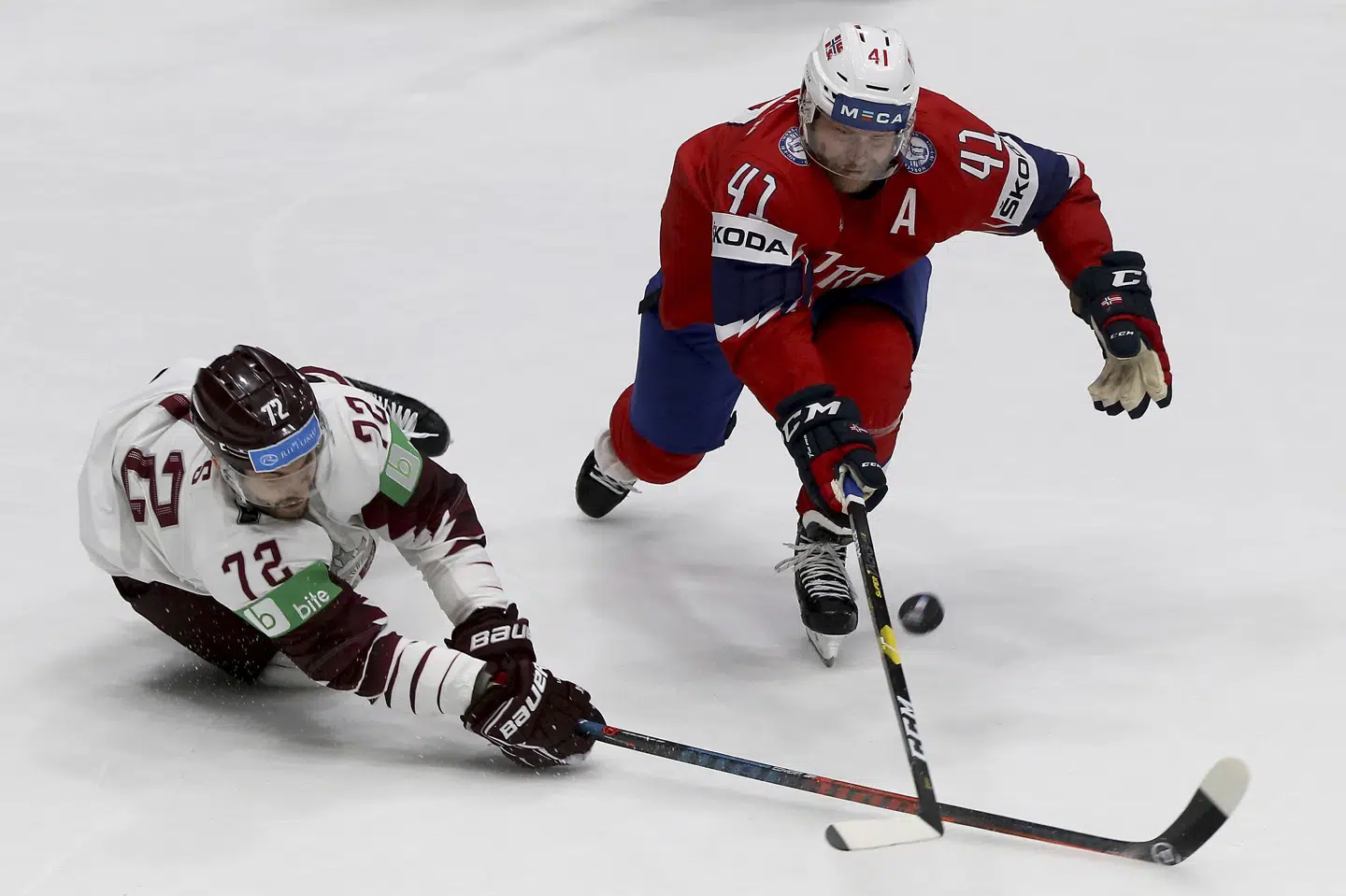 Trods en førsteplads i tabellen må topscorer Patrick Thoresen og Storhamar se Frisk Asker blive kåret som norsk ishockeymester. Det skyldes Frisk Askers bedre pointgennemsnit. (arkiv) Ronald Zak/Ritzau Scanpix