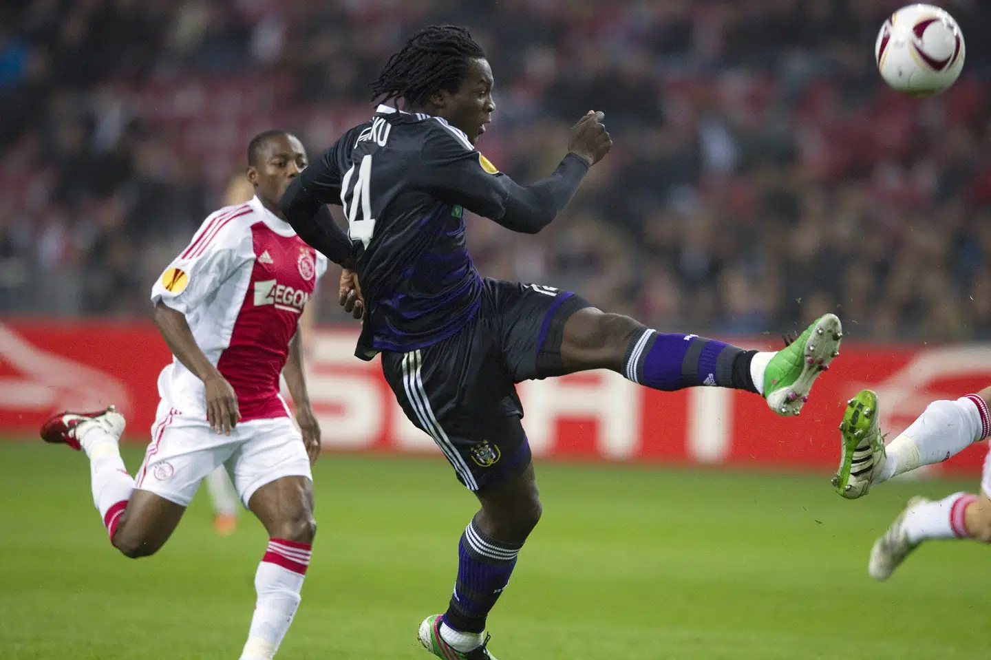 Belgiske Anderlecht og hollandske Ajax tørnede sammen i Europa League i 2011. Fremover kan de komme til at spille i Beneleague sammen. (arkivfoto) Olaf Kraak/Ritzau Scanpix