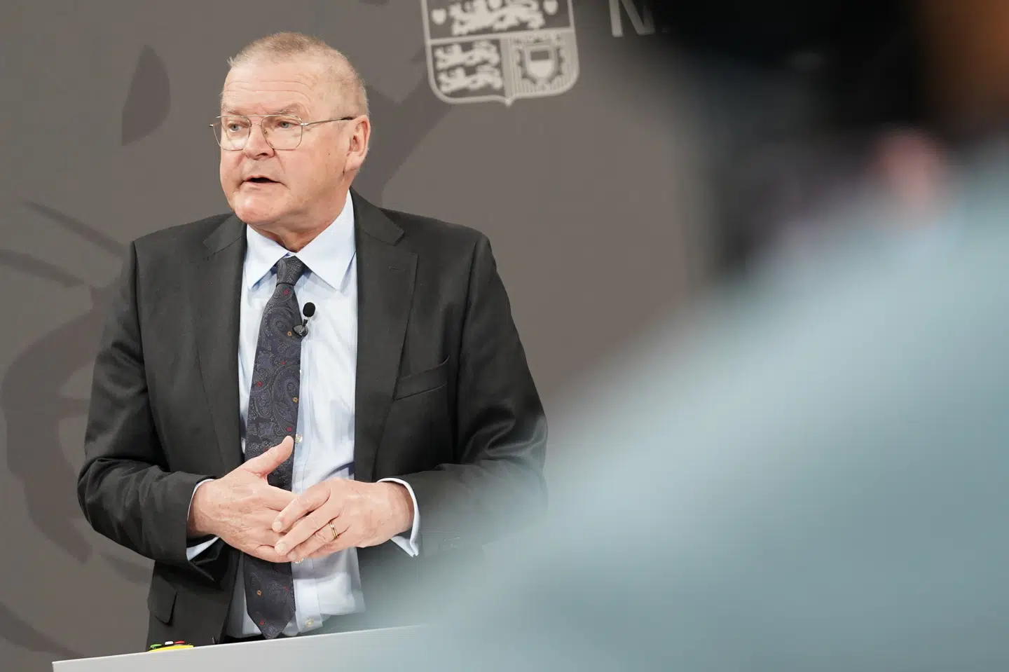 Nationalbankdirektør Lars Rohde har onsdag formiddag på et pressemøde præsenteret en ny prognose for den danske økonomi. Der ventes nu en langsommere vækst i år end tidligere. Emil Helms/Ritzau Scanpix