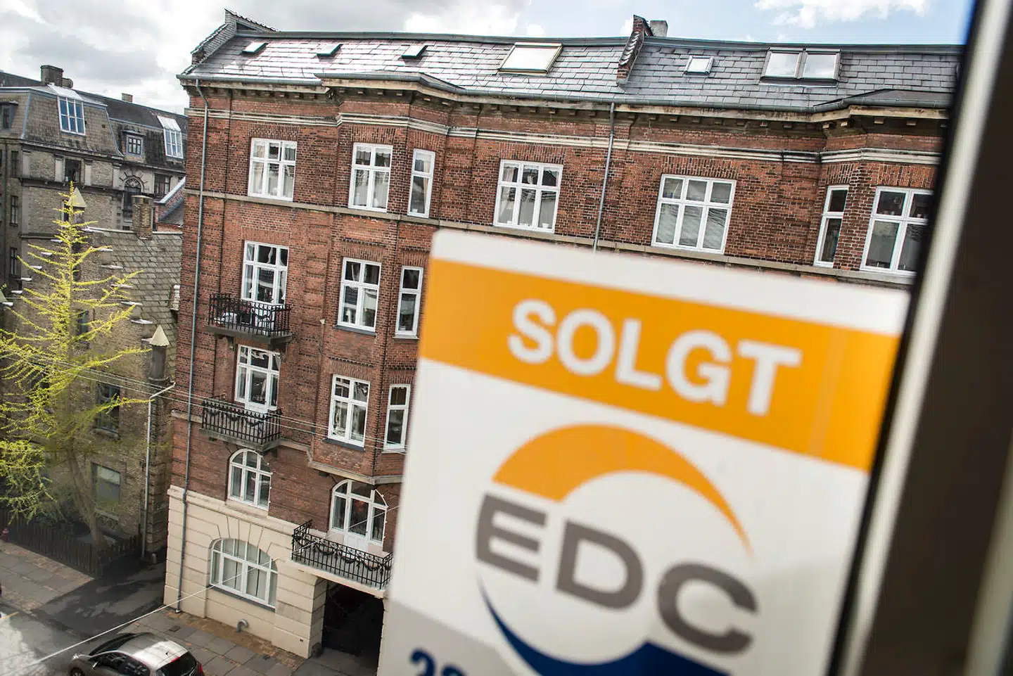 Ejerlejligheder og huse går som varnt brød i København og andre større byer.