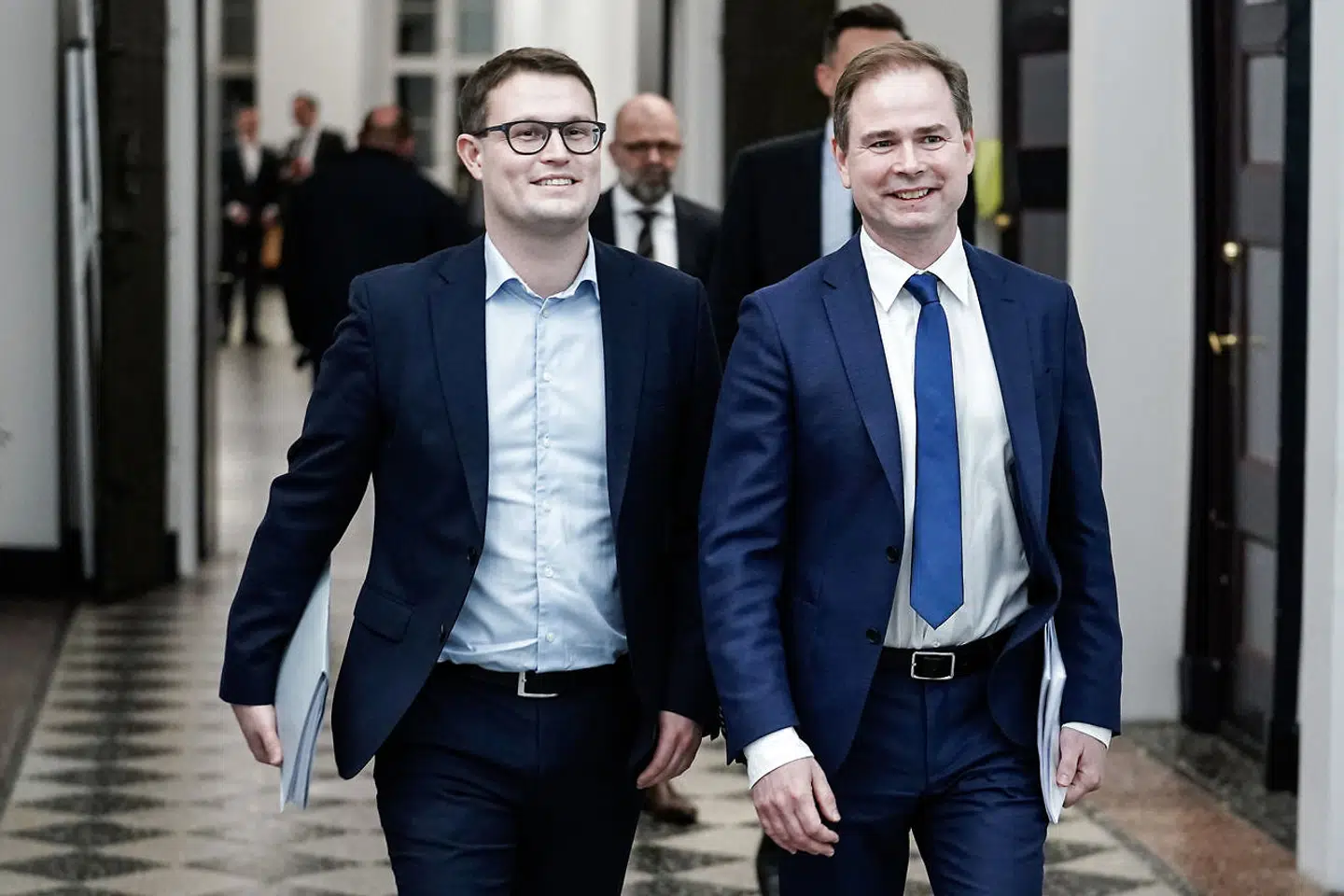 Finansordfører Christian Rabjerg Madsen (tv) og finansminister Nicolai Wammen.