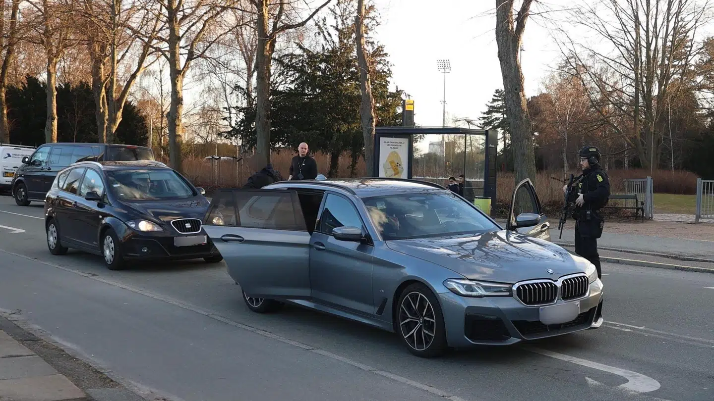 Svært bevæbnet politi på Amager i forbindelse med et muligt skyderi.