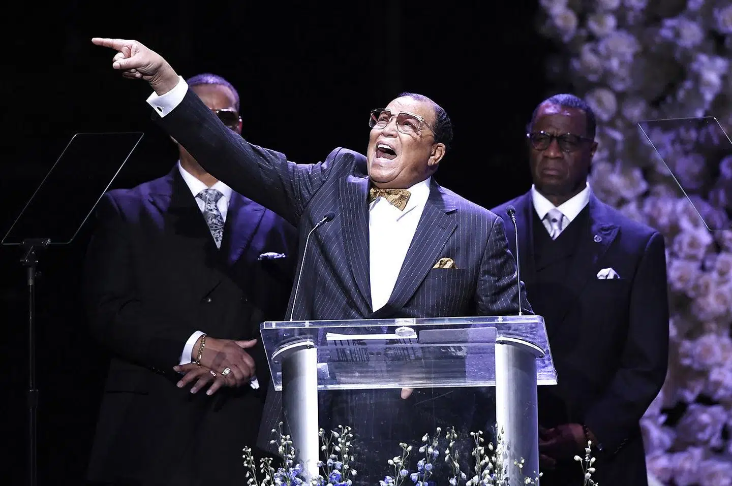 Louis Farrakhan advarer sine tilhængere imod covid-vaccinen. 'Det er den sikre død,« siger Farrakhan.